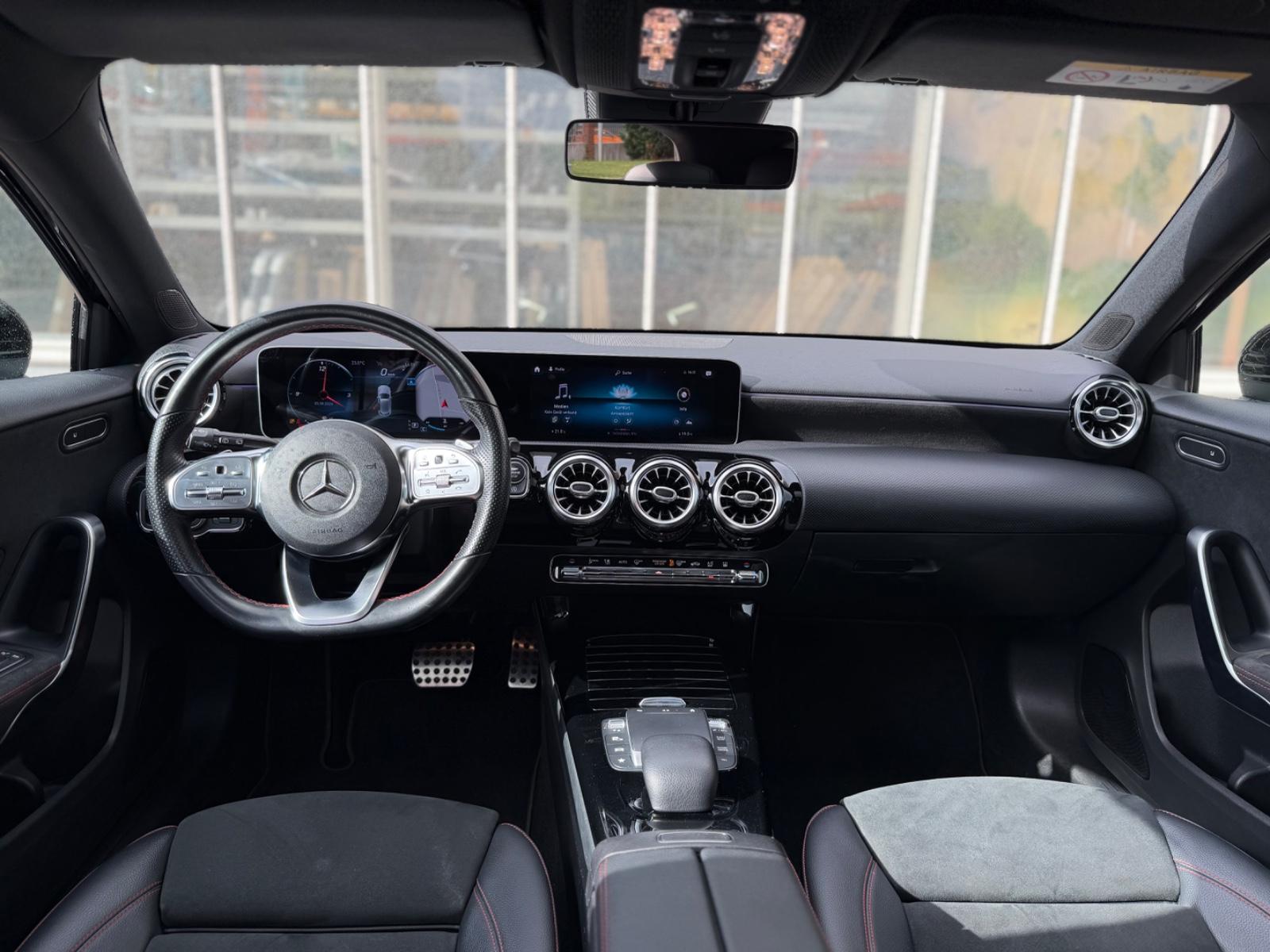 Mercedes-Benz A 200 AMG Line 4Matic 190ch - 1 ère main - Toit ouvrant - Carnet entretien - Virtual cokpit