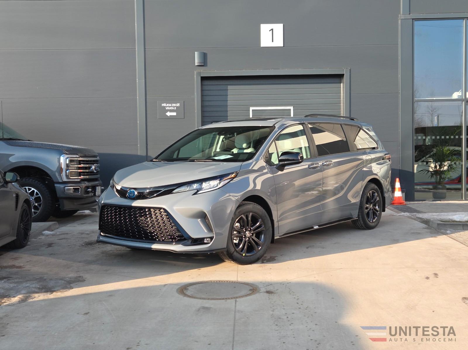 Toyota Sienna  XSE HYBRID 7-PASS