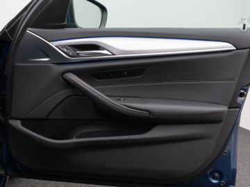 Fahrzeugabbildung BMW 520d Kamera Laser HUD DAB 4xKlima AHK Komfort