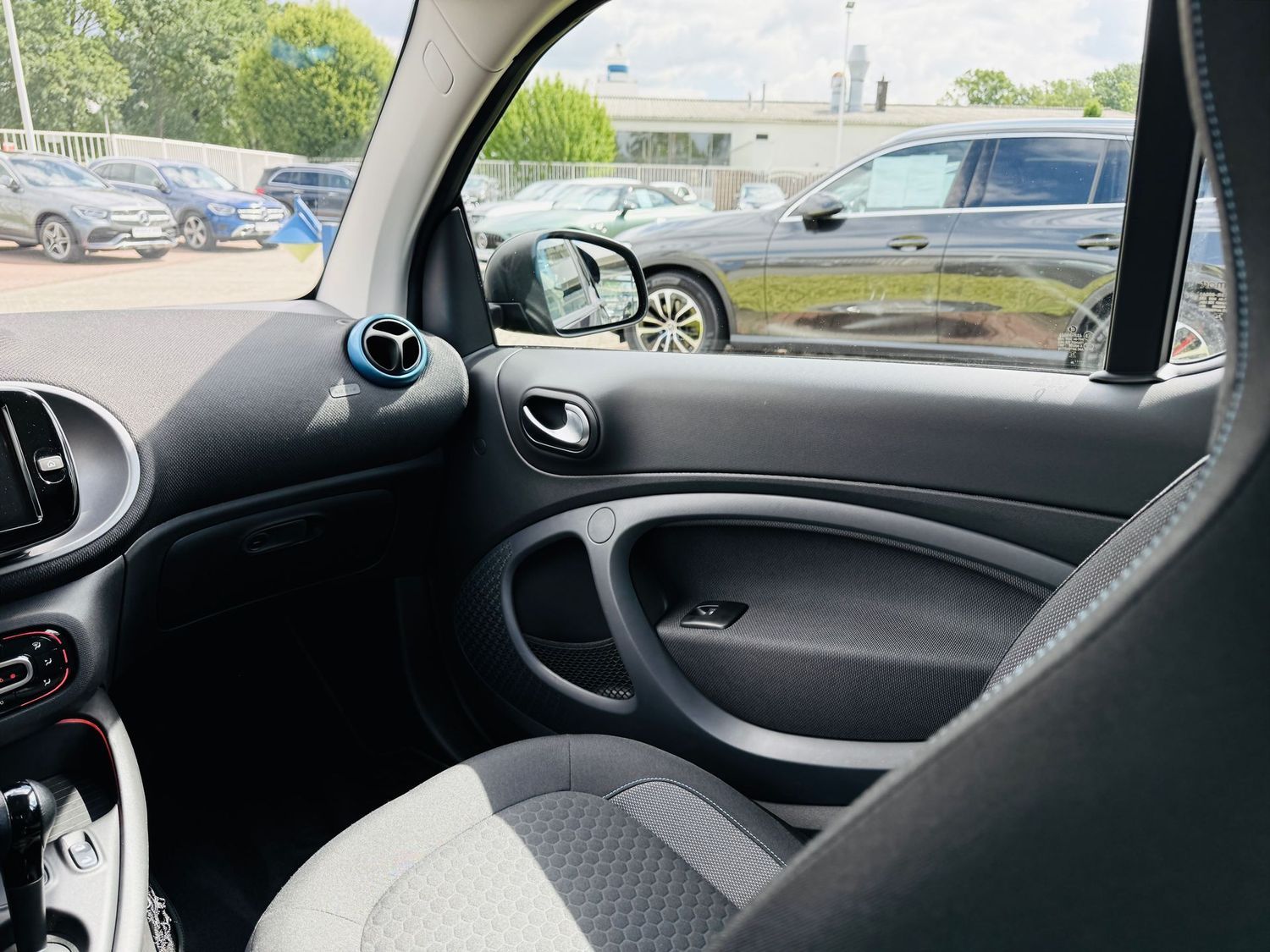 Fahrzeugabbildung Smart forTwo EQ CABRIO EXCLUSIVE, LED, PTS, RFK, W-Pak