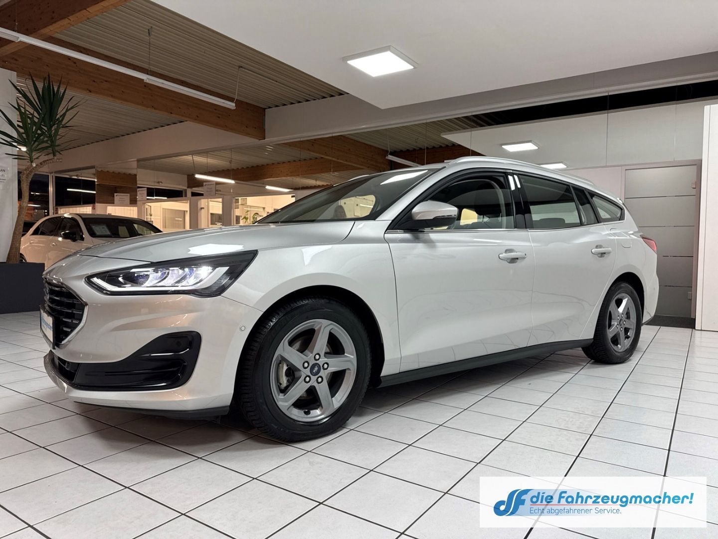 Fahrzeugabbildung Ford Focus Turnier Titanium Navi LED ACC El. Heckklap