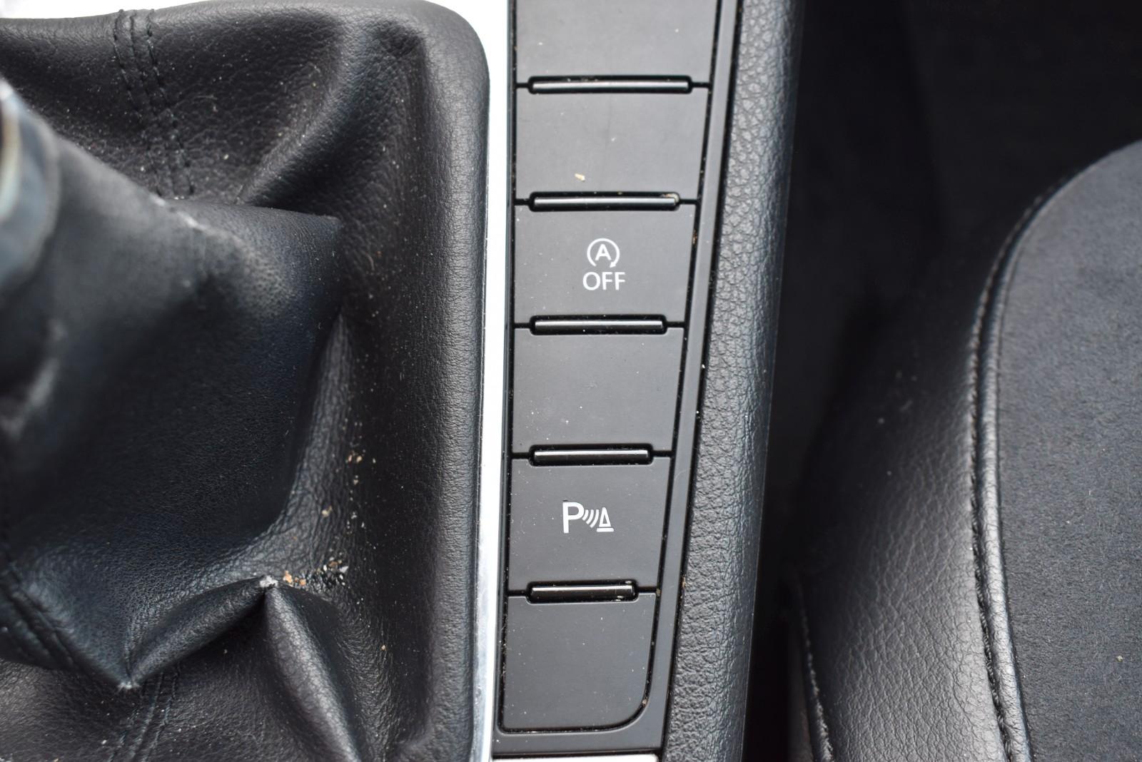 Volkswagen Passat 2011 — photo 24