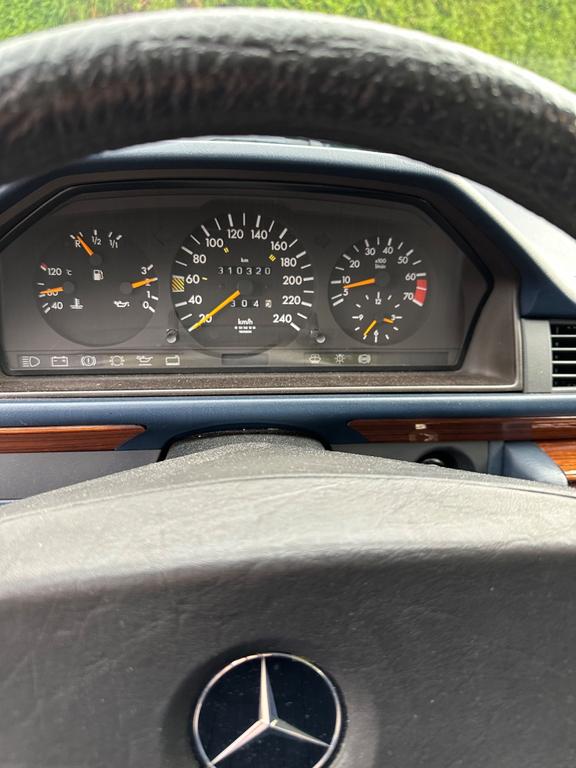 Mercedes-Benz CE 300