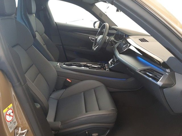 Fahrzeugabbildung Audi e-tron GT quattro PANO HeadUp StdHz Kamera ACC