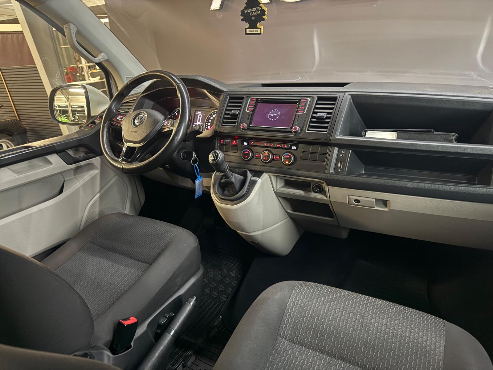 VOLKSWAGEN T6 CARAVELLE GENERATION SIX 2.0 TDI 204ch BVM Portes coulissantes 2 côtés Sièges chauffants Historique présent
