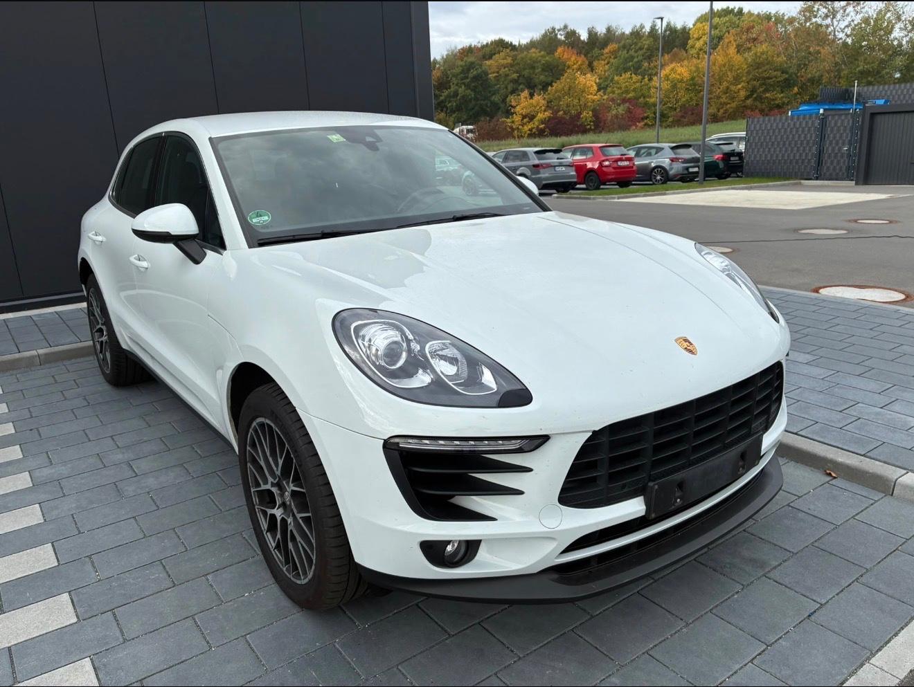 Porsche Macan S 1.Hand Alcantara LED 20Zoll Luft MwSt