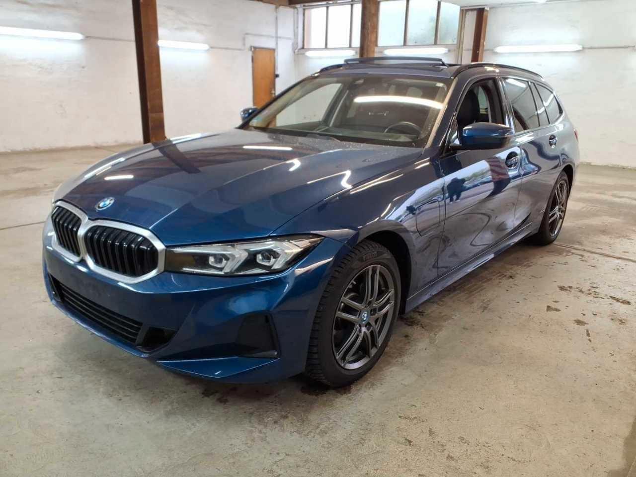BMW 330e Touring HuD+PANORAMA+8-FACH+KAMERA