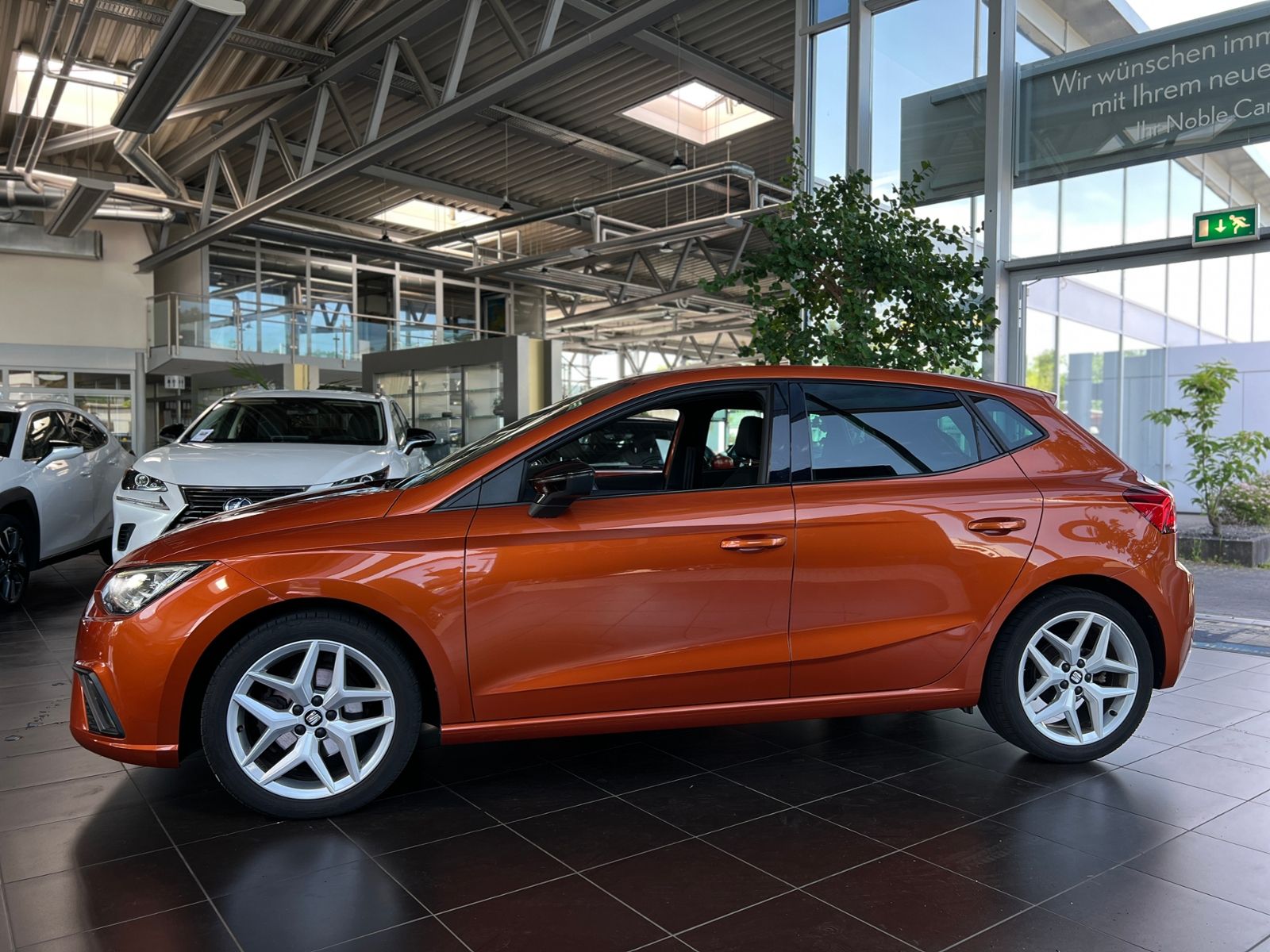 Fahrzeugabbildung SEAT IBIZA 1.0 TSI FR KLIMA LED NAVI ALU