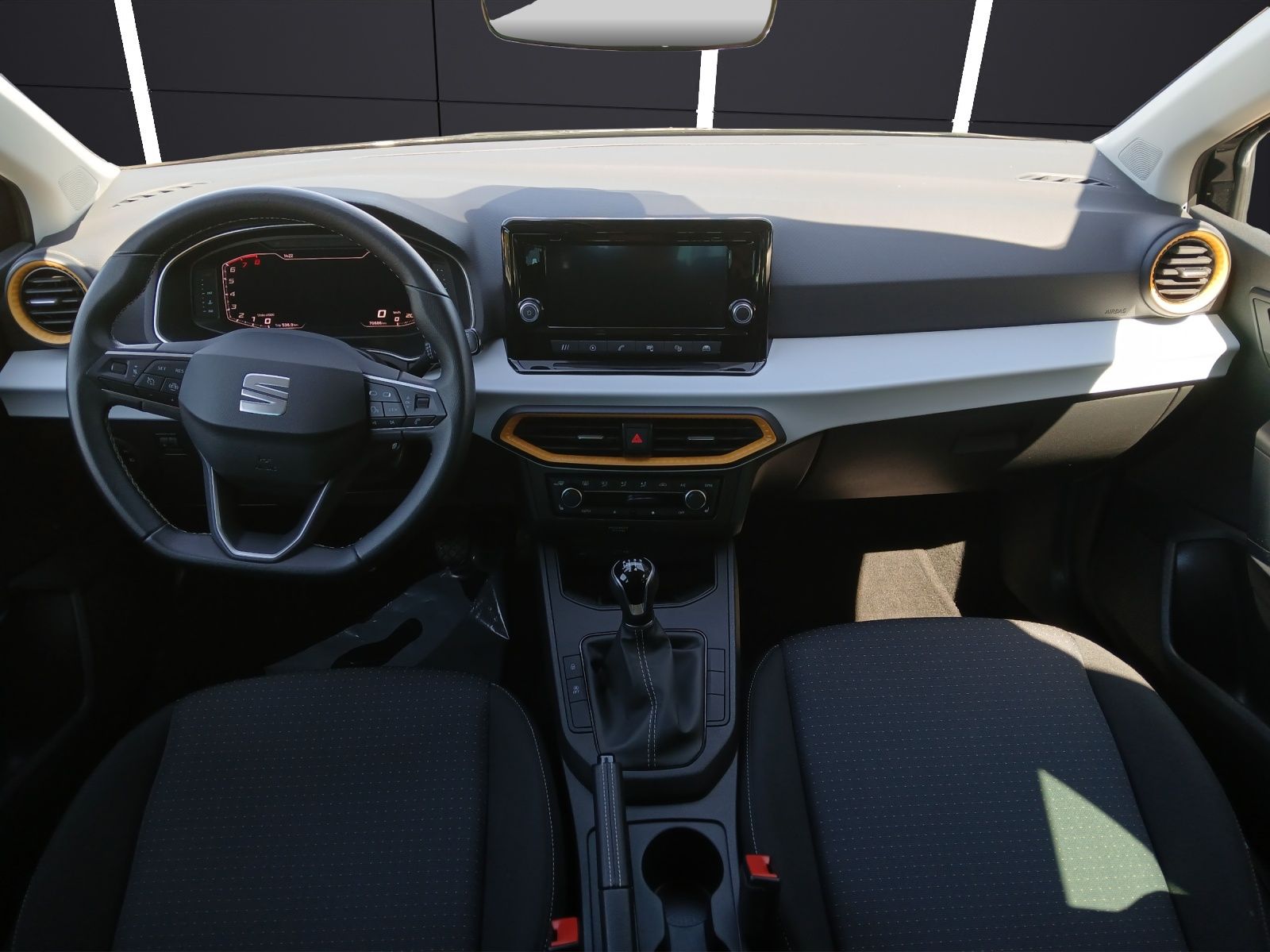 Fahrzeugabbildung SEAT Ibiza TSI Style LED Climatronic GRA PDC SH LM