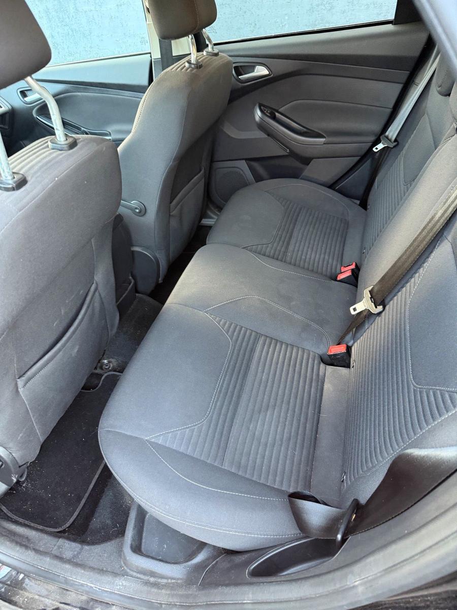 Ford Focus 2015 — photo 11