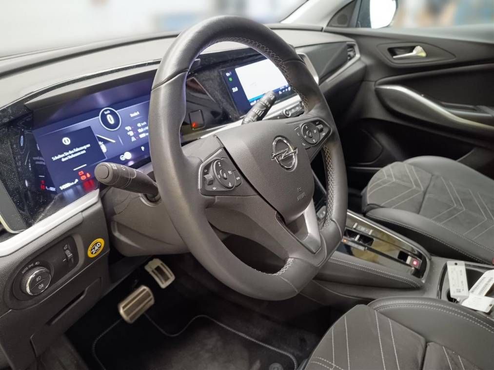 Fahrzeugabbildung Opel Grandland Elegance PHEV 165 KW Automatik