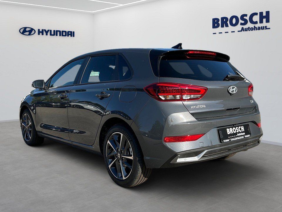 Fahrzeugabbildung Hyundai i30 (MY25) 1.0T AT ADVANTAGE NAV+SHZ+CARPLAY+LED