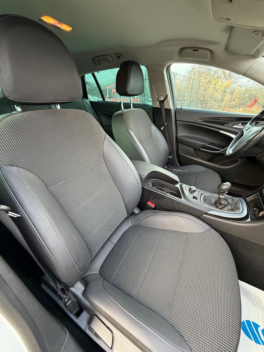 Opel Insignia 2011 — photo 9