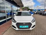 Hyundai i40 Kombi Style  SH LRHZ NAVI ELHK RKAMERA - gebrauchte Hyundai i40 aus dem Jahr 2017