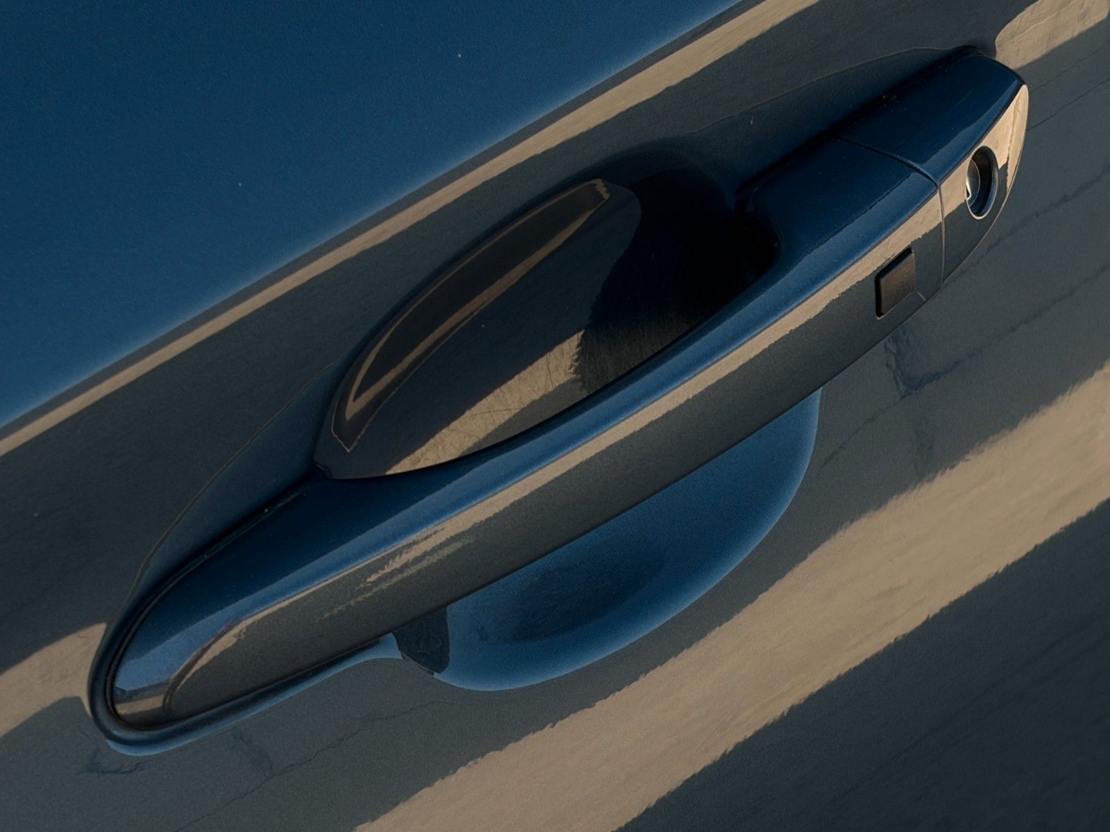 Fahrzeugabbildung Hyundai KONA E Select ACC PDC LFA LKA SHZ LHZ CarPlay