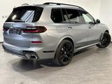 BMW X7 xDrive40d M-Sport NAV+LASER+AHK+B&W+22ZO+PANO - gebrauchte BMW X7 aus dem Jahr 2022