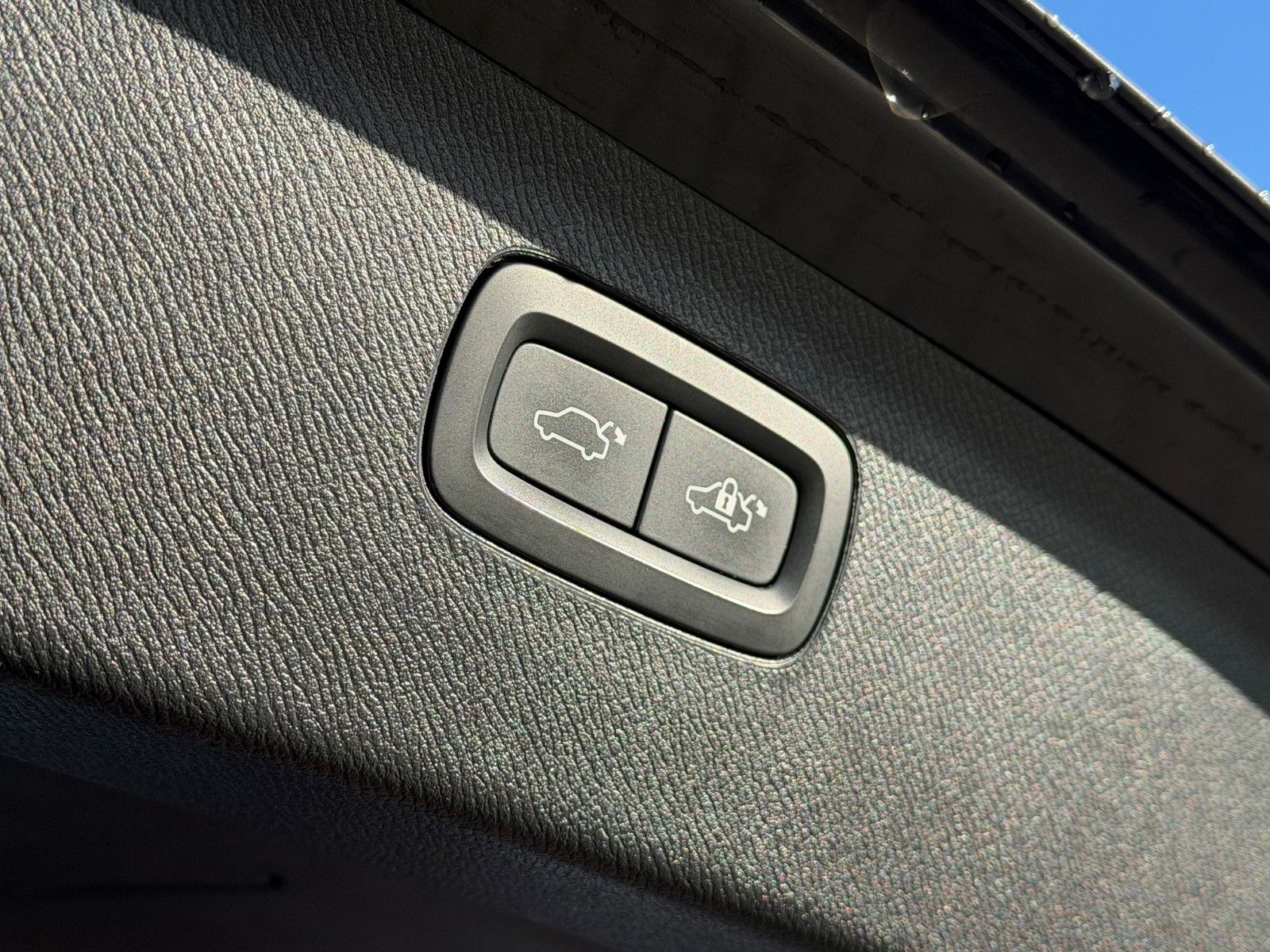 Fahrzeugabbildung Volvo XC90 B5 D Ultimate Dark AWD*B&W*LUFT*STHZG*360*