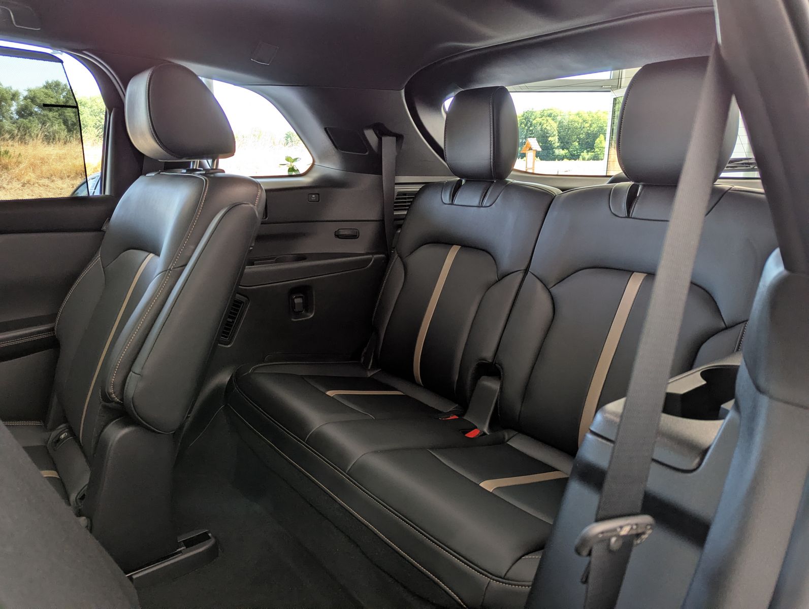 Fahrzeugabbildung Mazda CX-80 3.3L E-SKYACTIV D 254 HOMURA+ 6-Sitze Pano