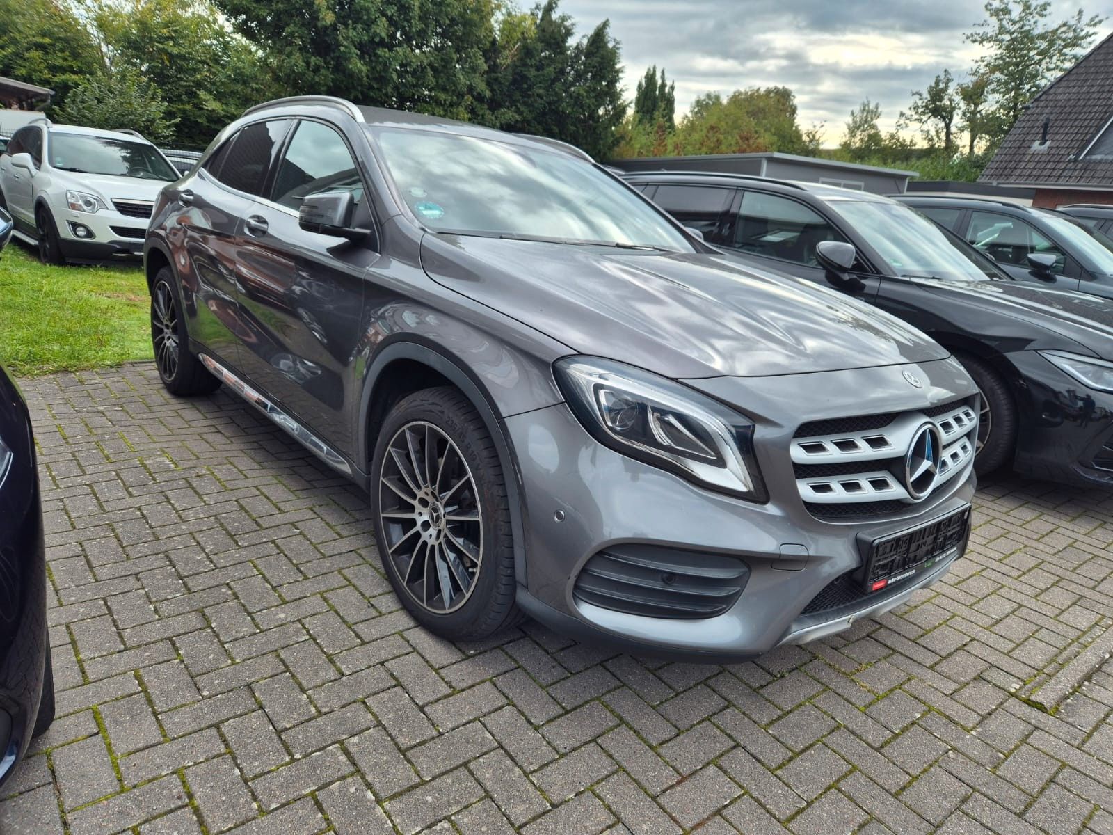 Mercedes-Benz GLA 220 4Matic.AMG Line.LED.Navi.Standhzg.