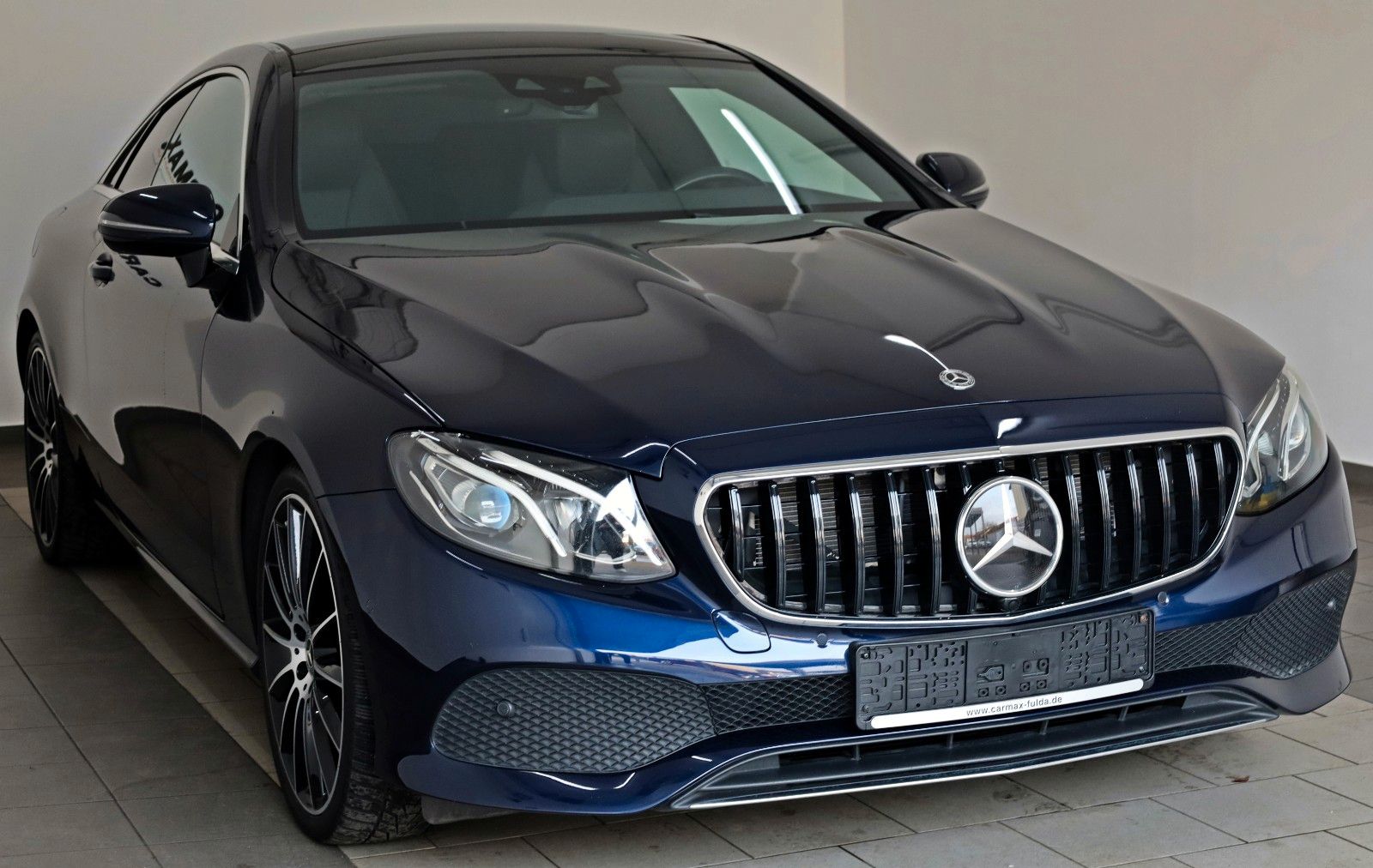 Fahrzeugabbildung Mercedes-Benz E 300 d Coupe,Avantgarde,Panorama,ACC,AHK el,20"