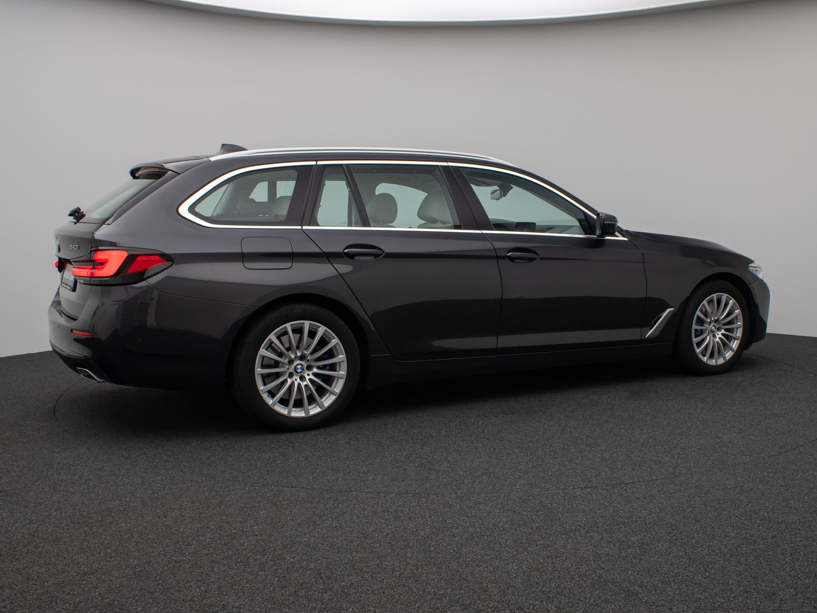 Fahrzeugabbildung BMW 540i xD Panorama 360°DAB Fernlichtassist Sport