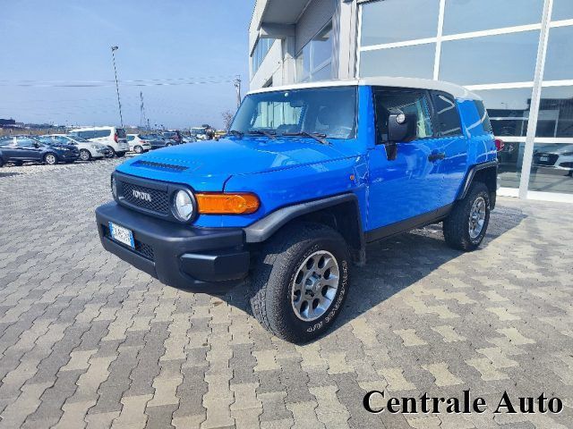 Toyota TOYOTA FJ Cruiser 4.0 V6 A/T GPL 4WD Inseribili