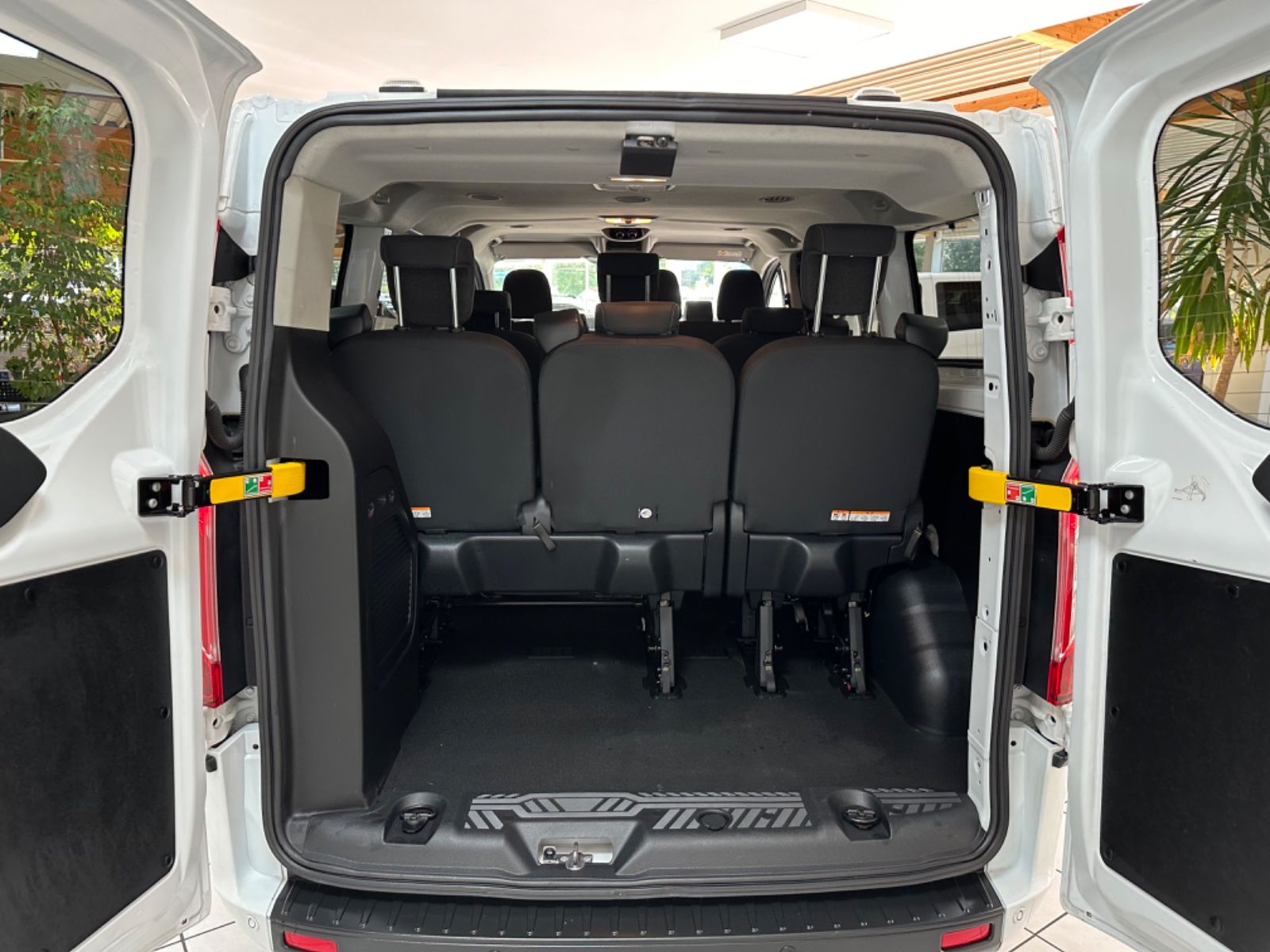 Fahrzeugabbildung Ford Transit Custom Kombi 320 L1 Trend *Doppel Klima*