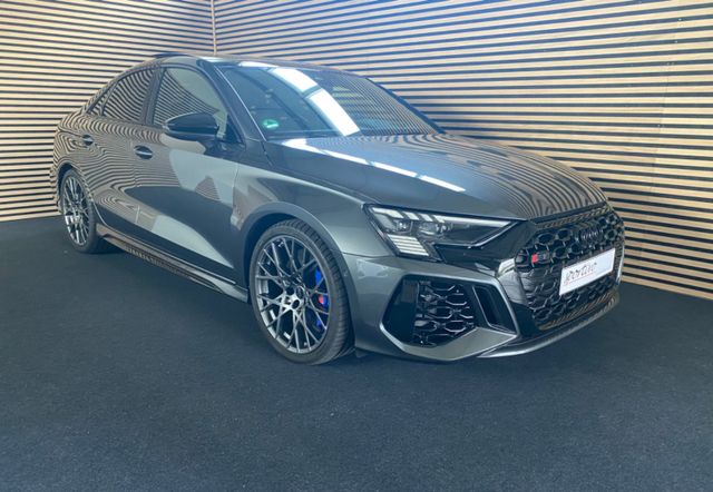 Audi RS3 Lim./performance Edition/1of300/Keramik/Pano