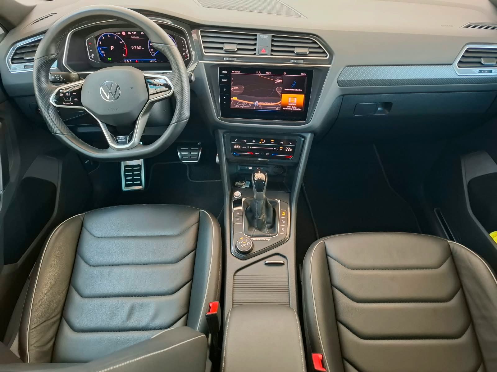 Fahrzeugabbildung Volkswagen Tiguan R-Line 2,0 TSI DSG 4Motion + IQ.Light LED