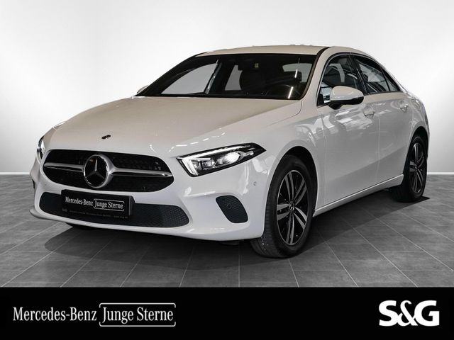 MERCEDES-BENZ A 250 e DISTRONIC+HEADUP+TOTWINKEL+360°+LED+17"
