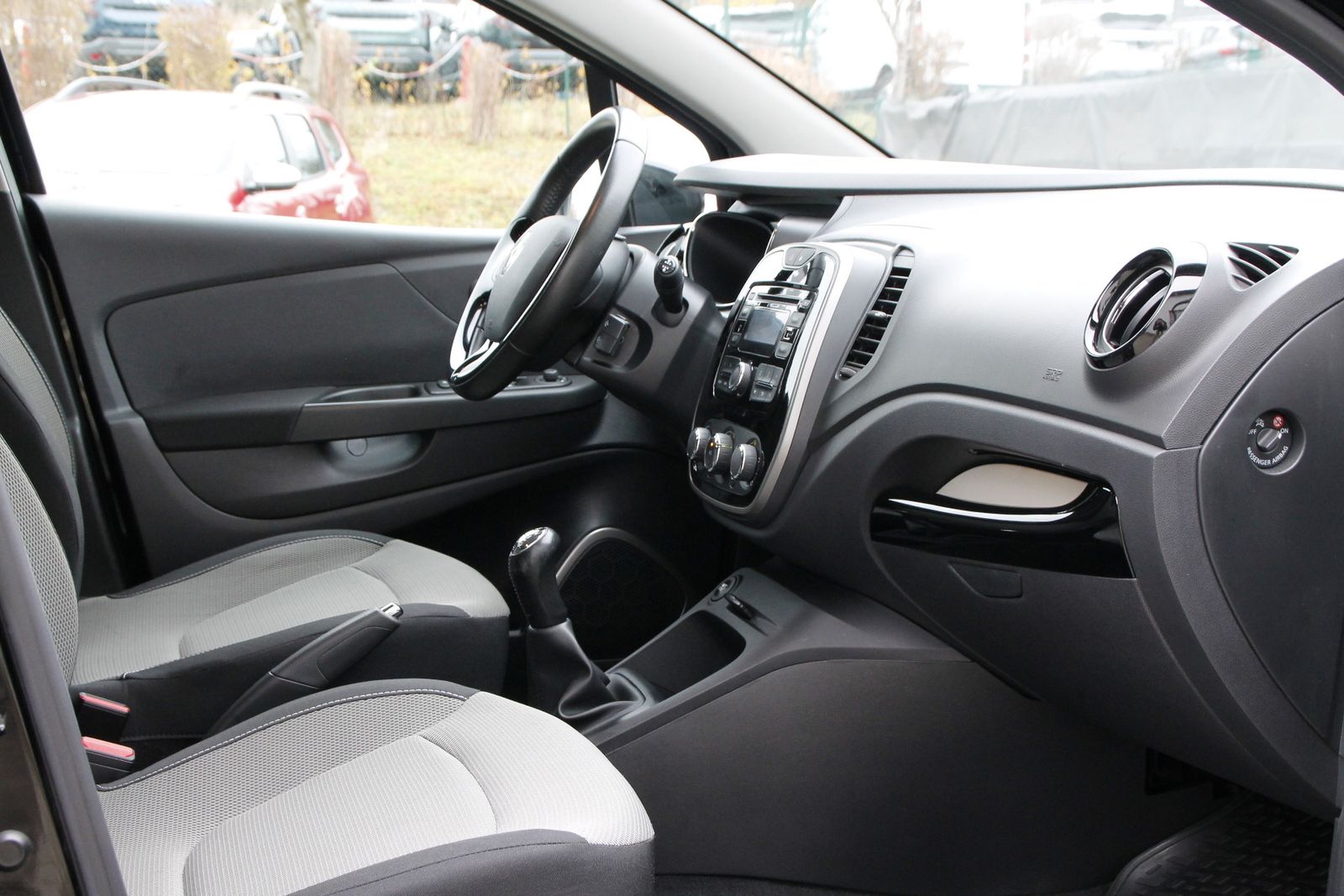 Fahrzeugabbildung Renault Captur Experience ja