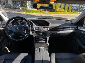 Mercedes E 250 - 11