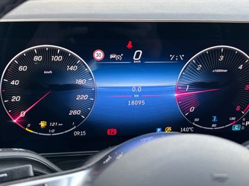 Mercedes V 220 - 7