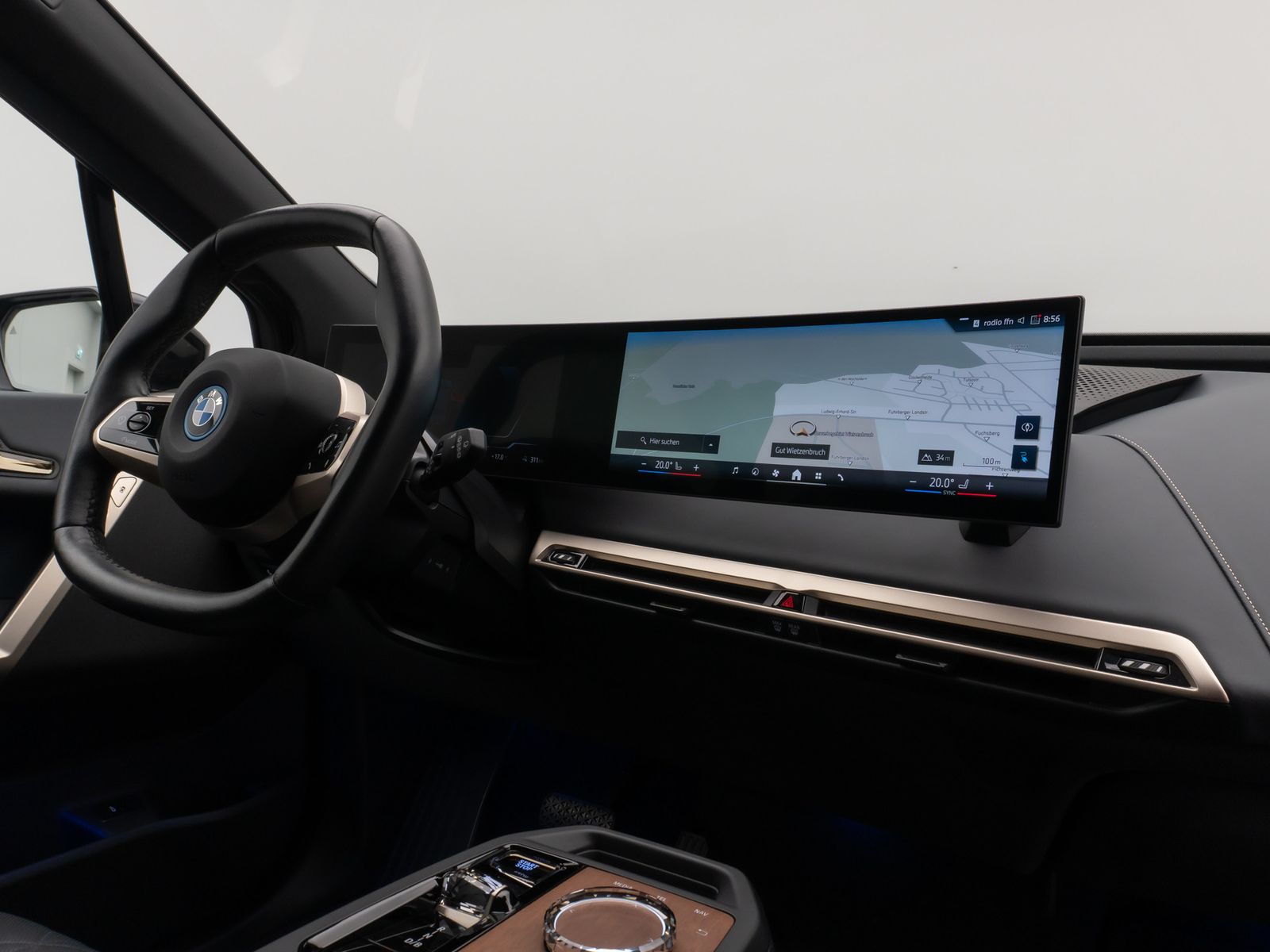 Fahrzeugabbildung BMW iX xD40  Sport 360° Laser HUD DAB H/K AHK 22Zoll