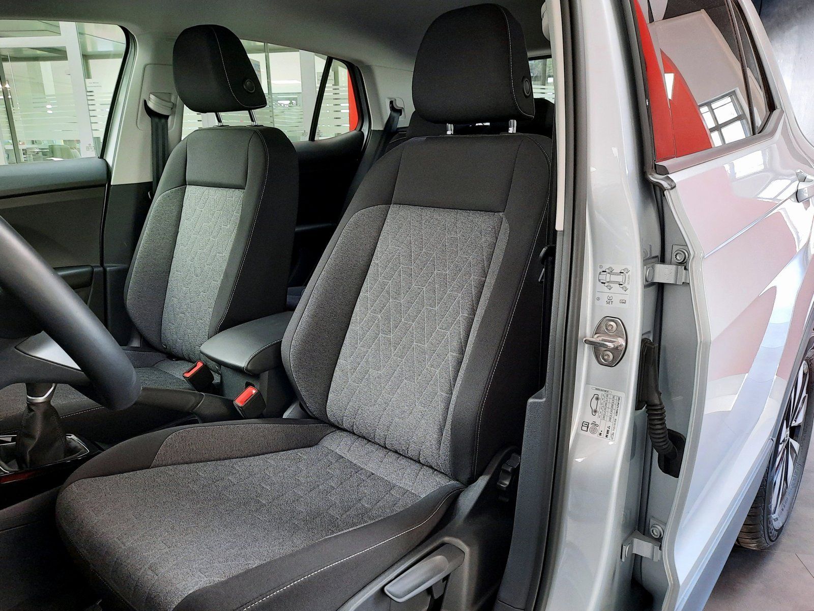 Fahrzeugabbildung Volkswagen T-Cross Move TSI *Navi*Einparkh.*Sitzhzg*App-Con