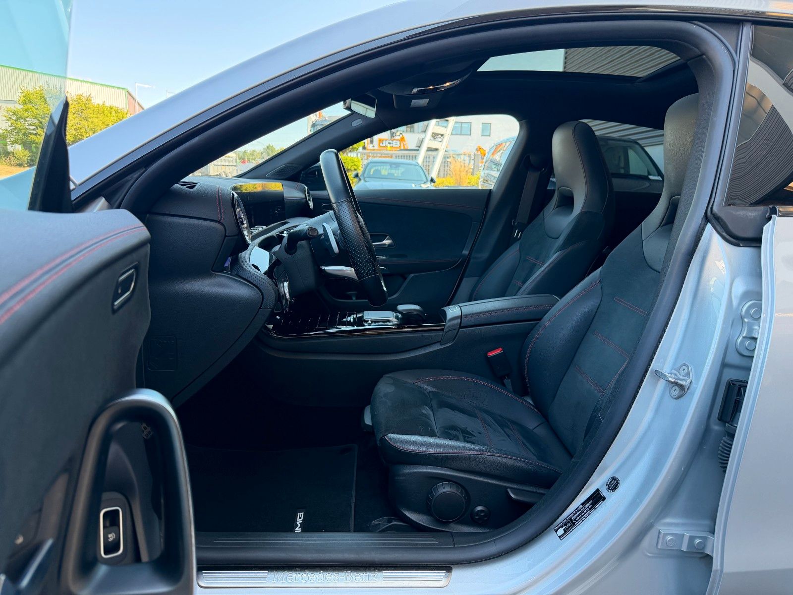 Fahrzeugabbildung Mercedes-Benz CLA 220 D SB AMG R-Kamera+Pano+DISTR+MBEAM+Ambie