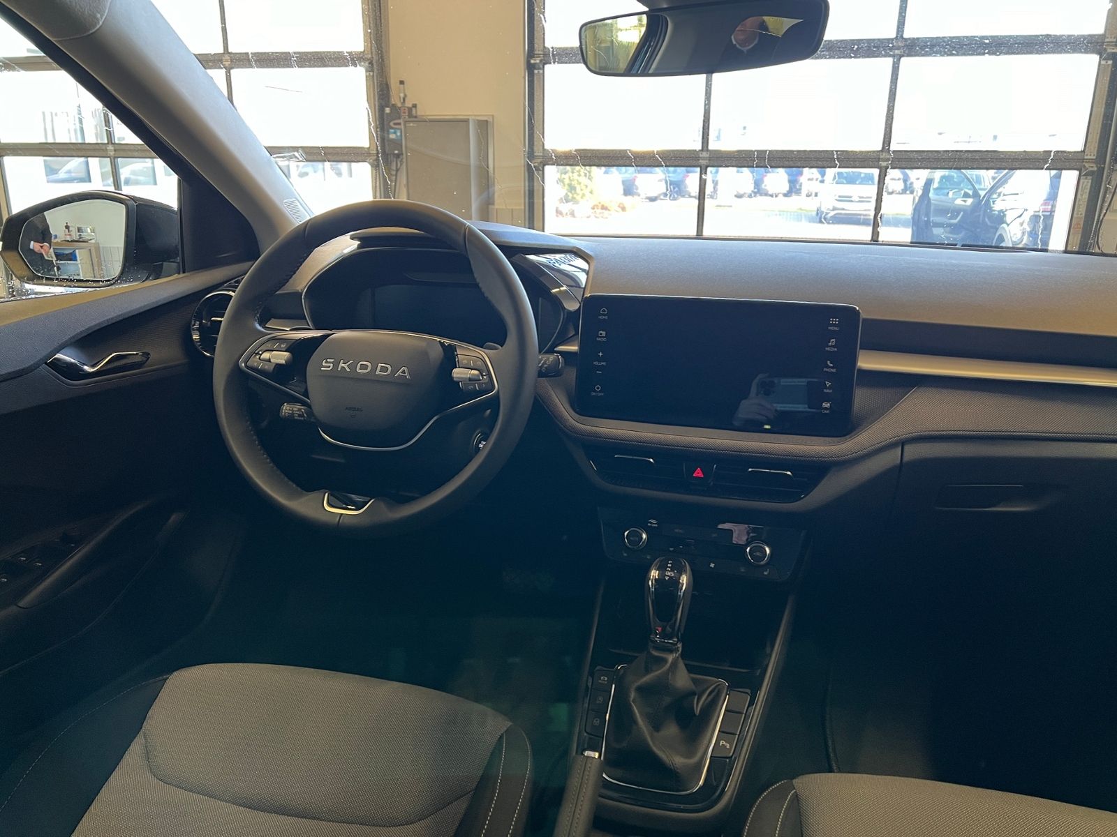 Fahrzeugabbildung SKODA Fabia TOUR 1.0 TSI DSG *Navi,ACC,Sitzheizung*