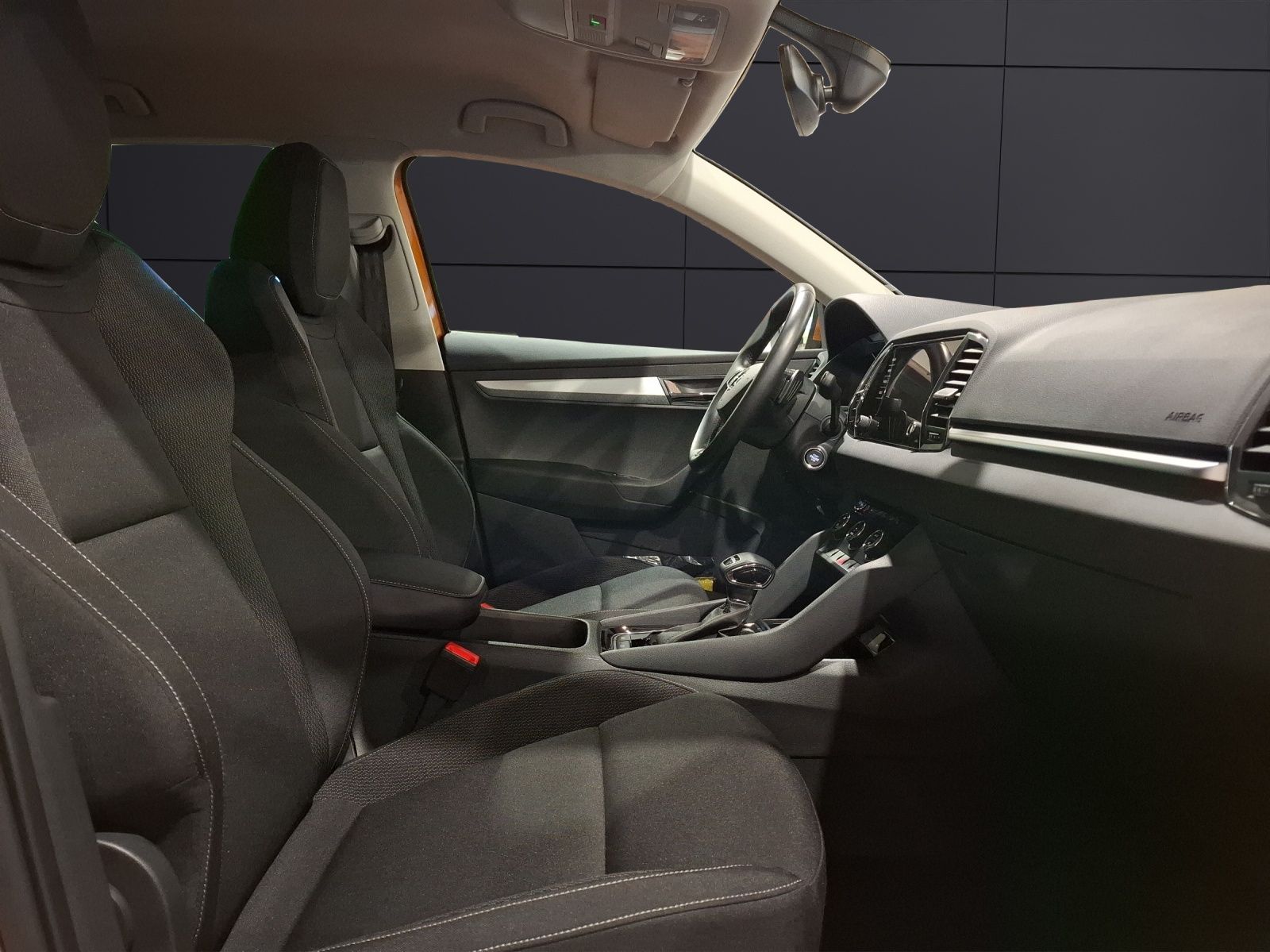 Fahrzeugabbildung SKODA Karoq TSI Ambition DSG LED AID GRA PDC SH