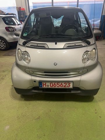 Smart ForTwo 0,7 coupe Basis TÜV + AU+Inspektion+NEU