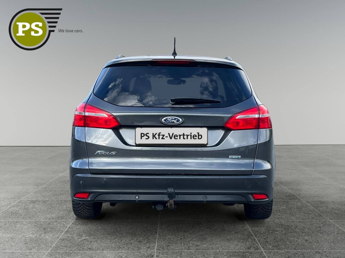 Ford Focus 2015 — photo 9