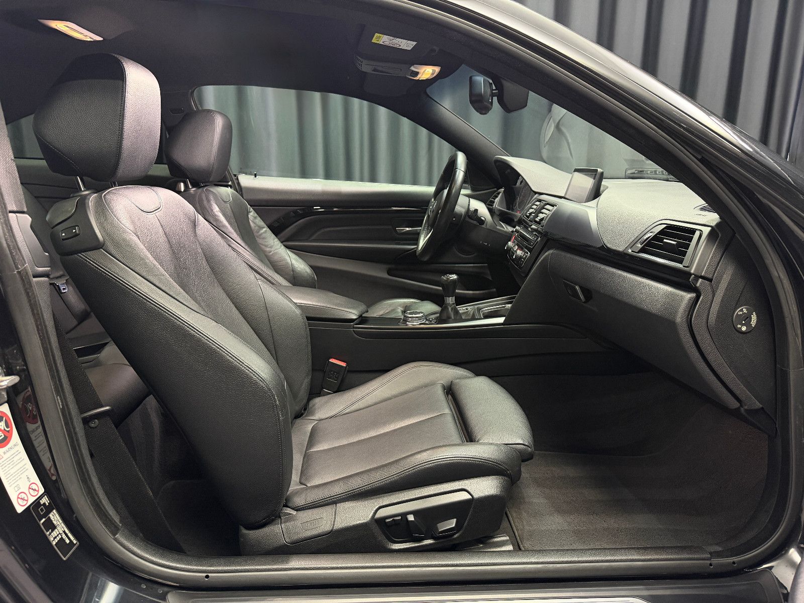 Fahrzeugabbildung BMW 435 i Coupe|SCHALTER|M-Performance|HIFI|LEDER