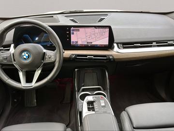 2022 BMW IX1 — миниатюра 17