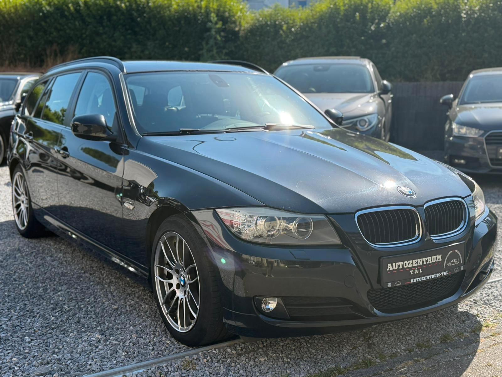 BMW 318i Touring *AUTOMATIK*PANO*NAVI*KLIMA*PDC*TEMP