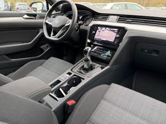 Fahrzeugabbildung Volkswagen Passat Variant Business 2.0 TDI Navi Pano Sitzh