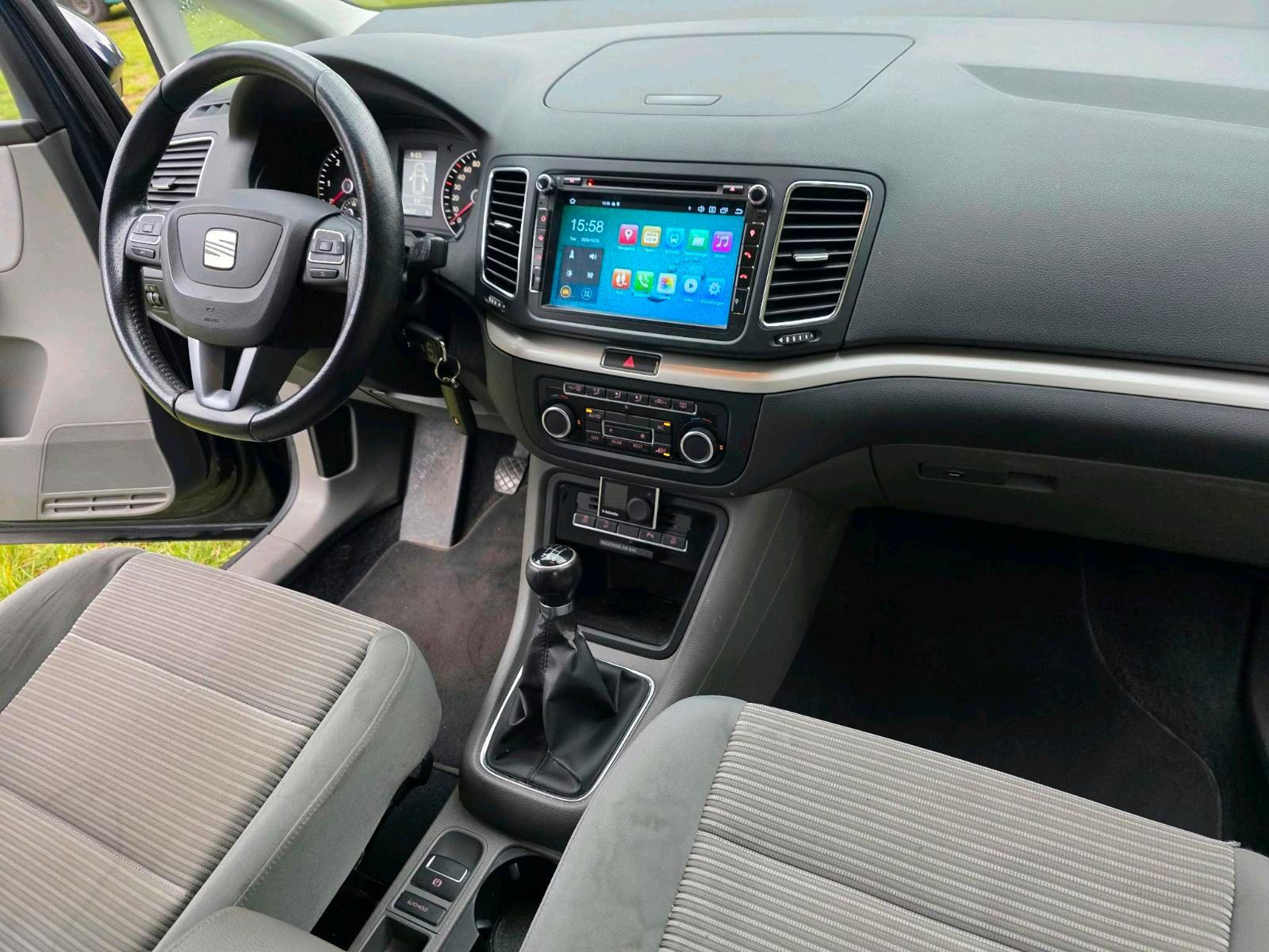 Seat Alhambra 2010 — photo 11