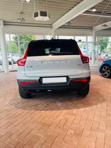 Volvo XC40 B4 R-Design Autom PDC Cam Blis NR scheckh - Volvo XC40 aus 2020