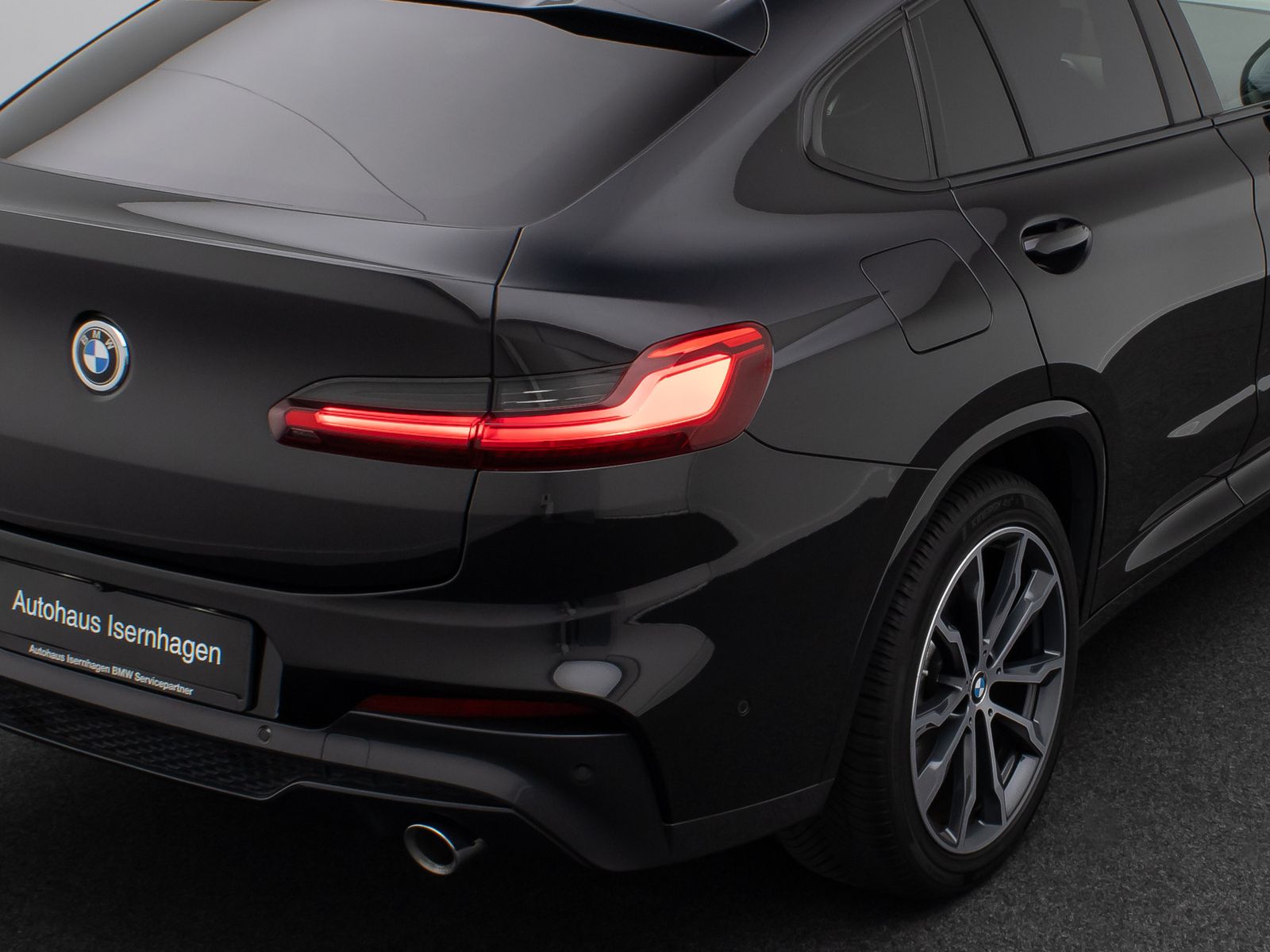 Fahrzeugabbildung BMW X4 xD30d M Sport ACC 360&deg;AHK DispKey HUD H/K 20"