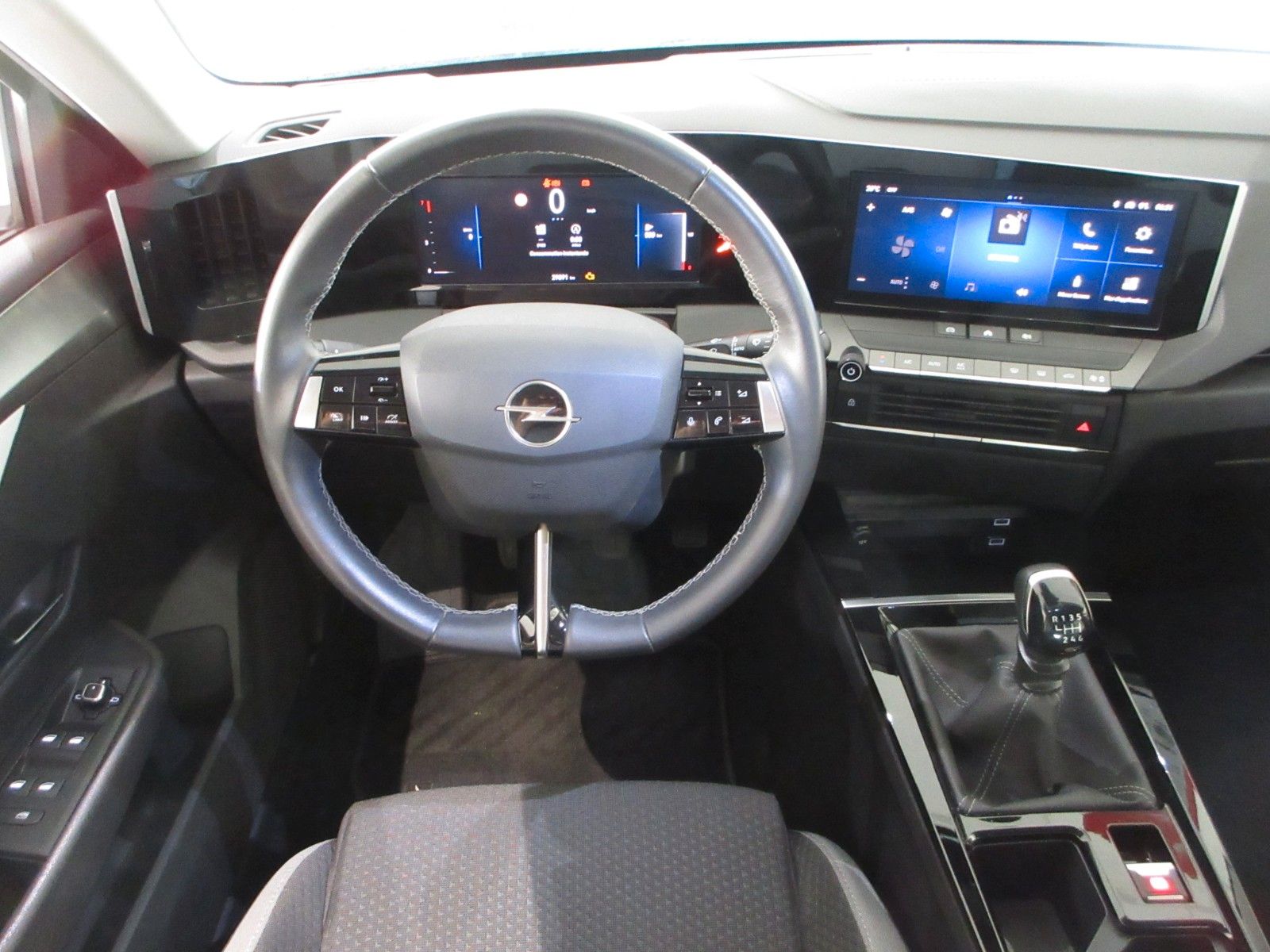 Fahrzeugabbildung Opel Astra L Lim. LED/NAVI/PDC/R´CAM/ALU