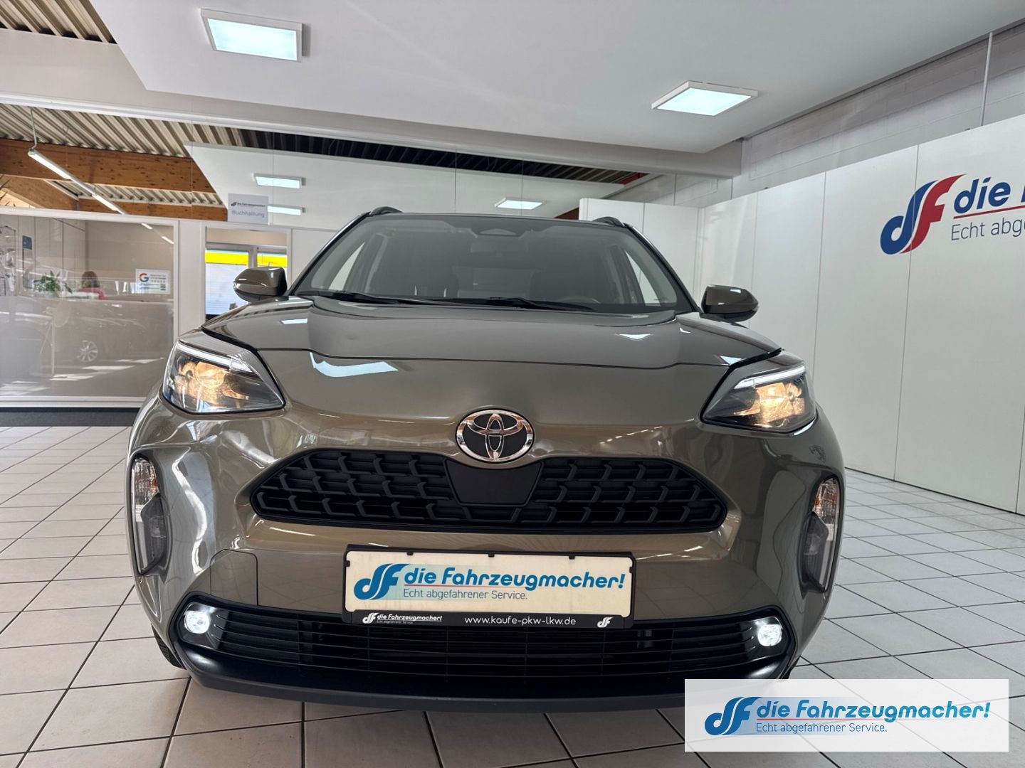 Fahrzeugabbildung Toyota Yaris Cross ACTIVE Hybrid DAB Spurhalteass. Fern