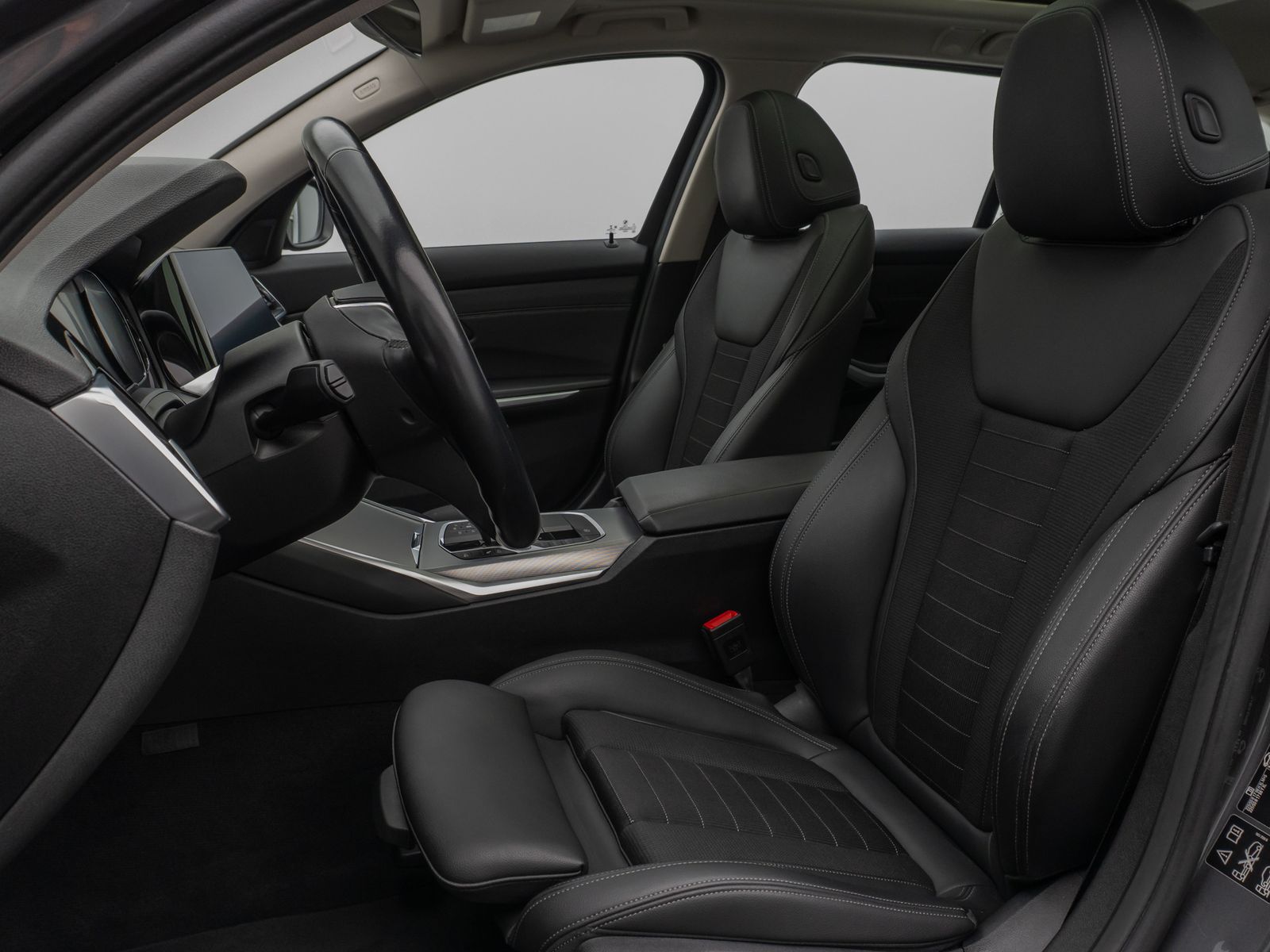 Fahrzeugabbildung BMW 330d xD Panorama DAB HiFi Stop&Go PDC AHK Sport